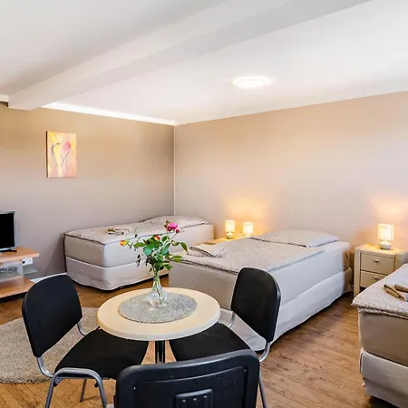 Alte Gaertnerei Veronika 아파트 워비스